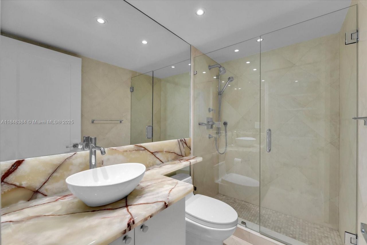 600 Grapetree Dr, Unit 11CN, Key Biscayne, FL 33149 Photo