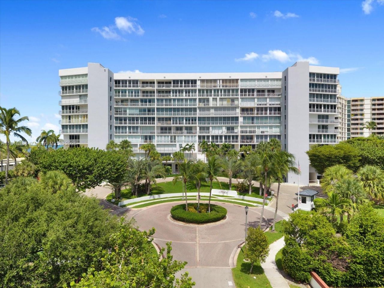 600 Grapetree Dr, Unit 11CN, Key Biscayne, FL 33149 Photo