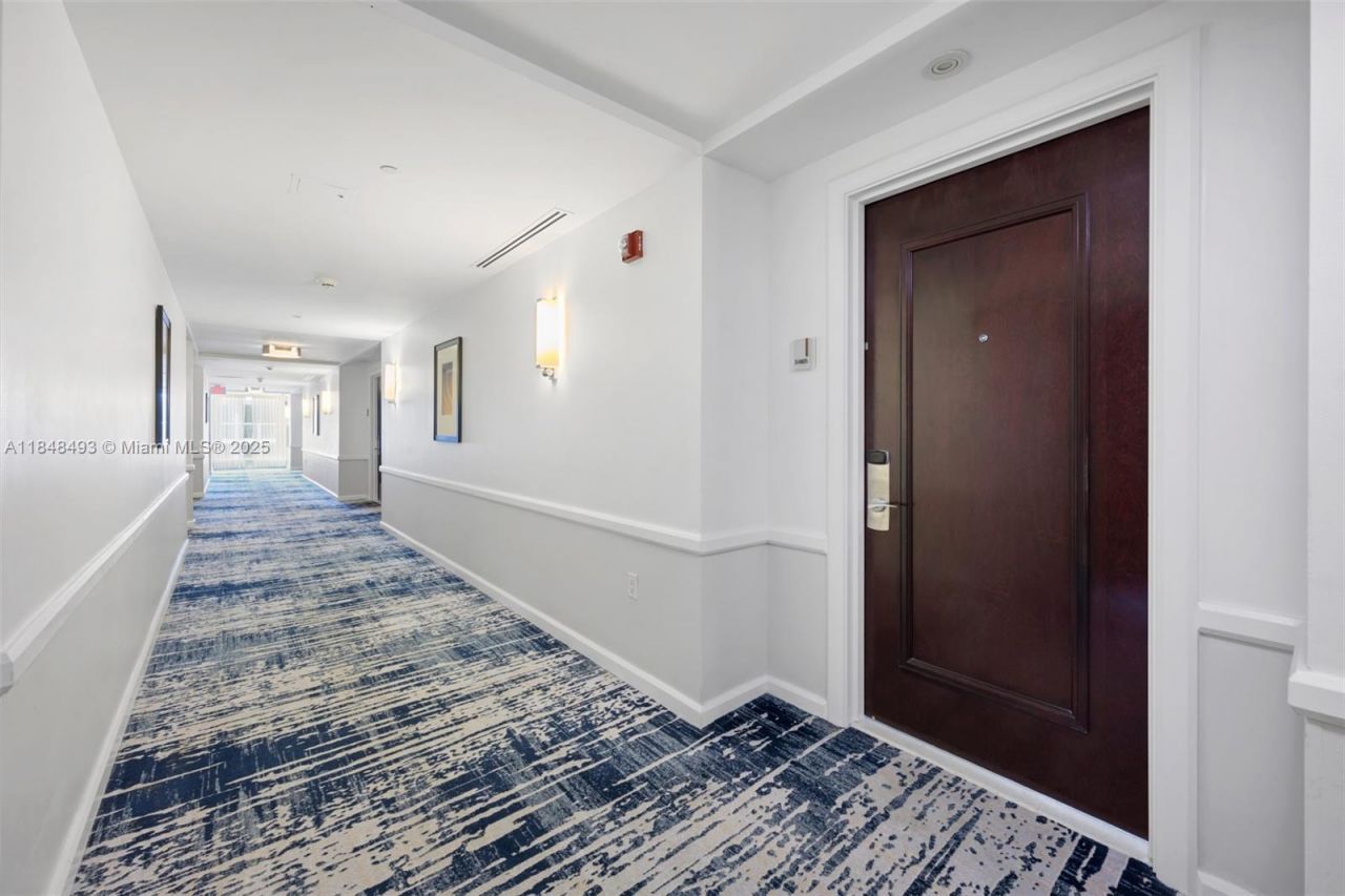 4391 Collins Ave, Unit 1605, Miami Beach, FL 33140 Photo