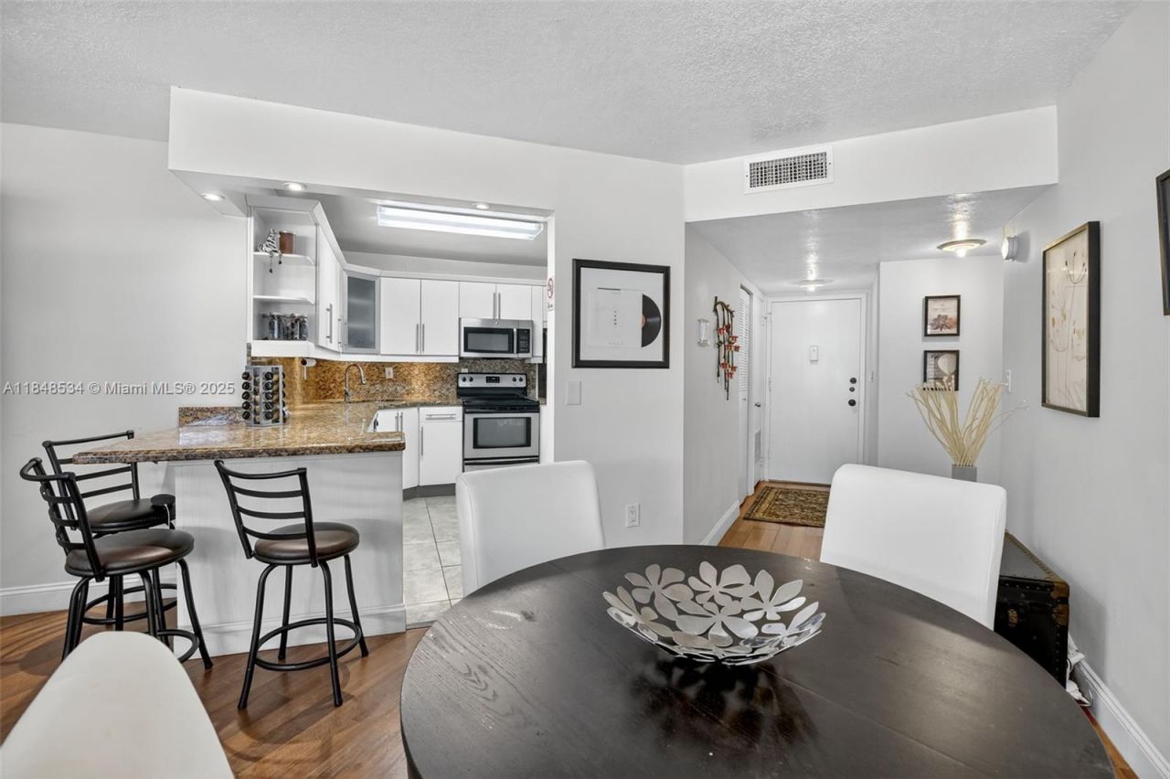 2750 NE 183rd St, Unit 506, Aventura, FL 33160 Photo