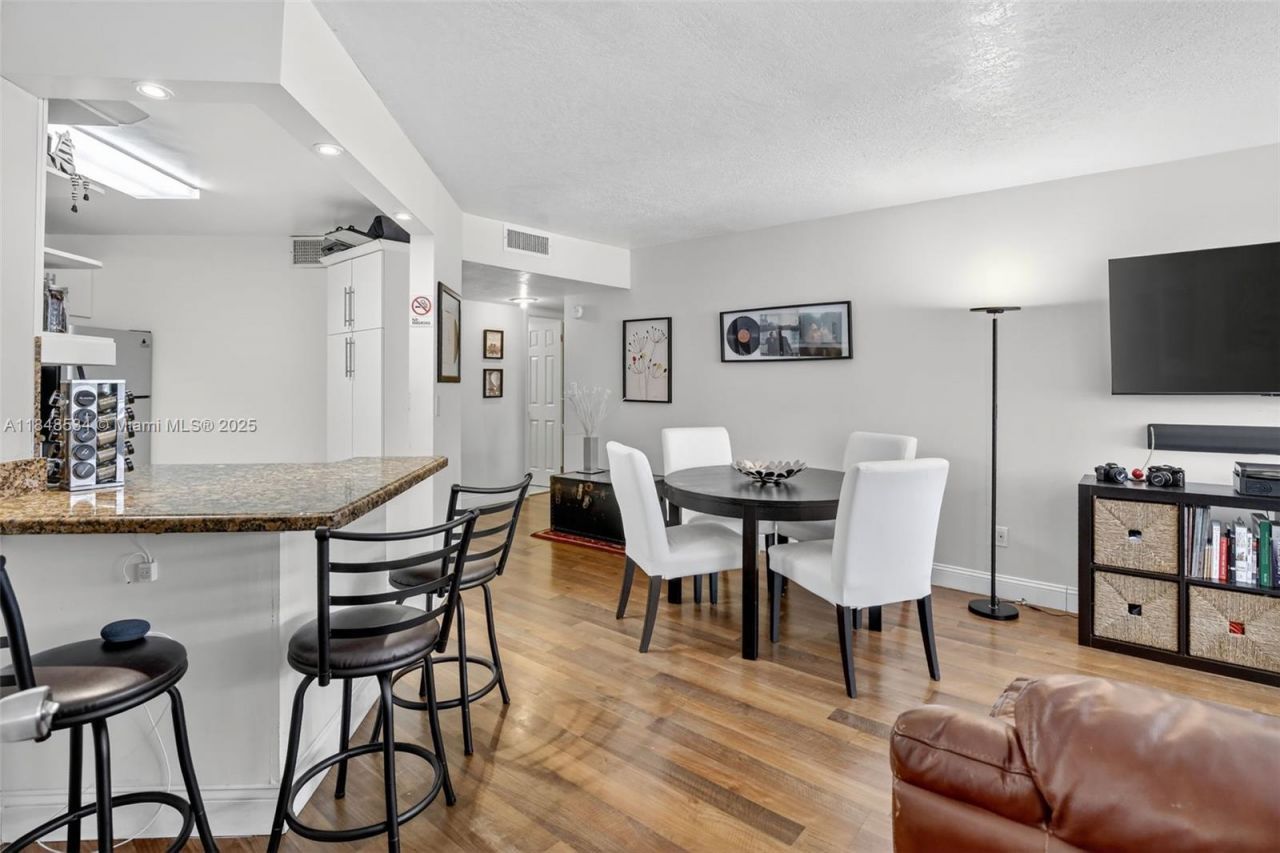 2750 NE 183rd St, Unit 506, Aventura, FL 33160 Photo