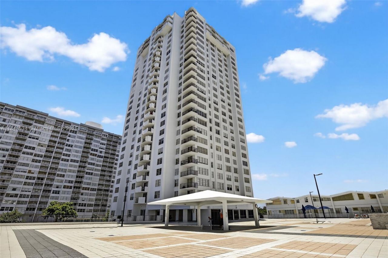 2750 NE 183rd St, Unit 506, Aventura, FL 33160 Photo