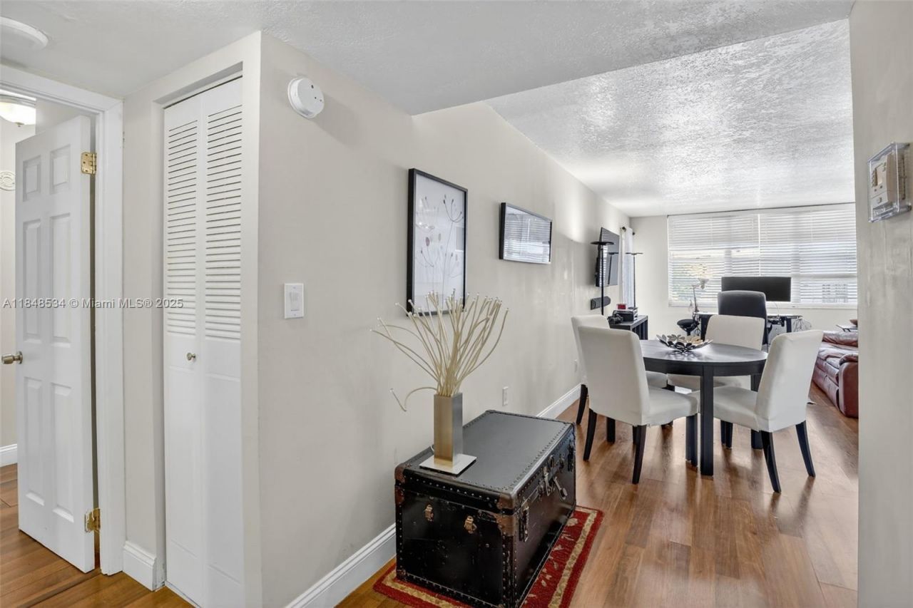 2750 NE 183rd St, Unit 506, Aventura, FL 33160 Photo