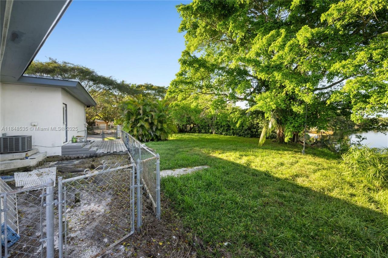 12599 NE 2nd Ave, North Miami, FL 33161 Photo