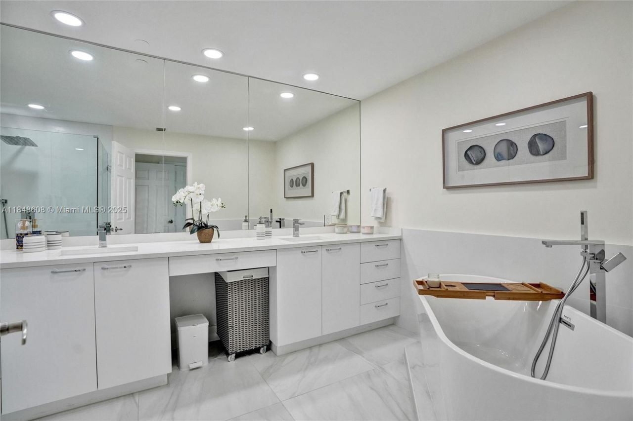 3700 Island Blvd, Unit C206, Aventura, FL 33160 Photo