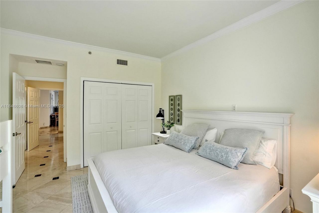 3700 Island Blvd, Unit C206, Aventura, FL 33160 Photo