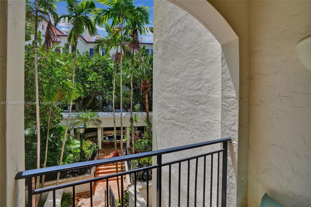 3700 Island Blvd, Unit C206, Aventura, FL 33160 Photo