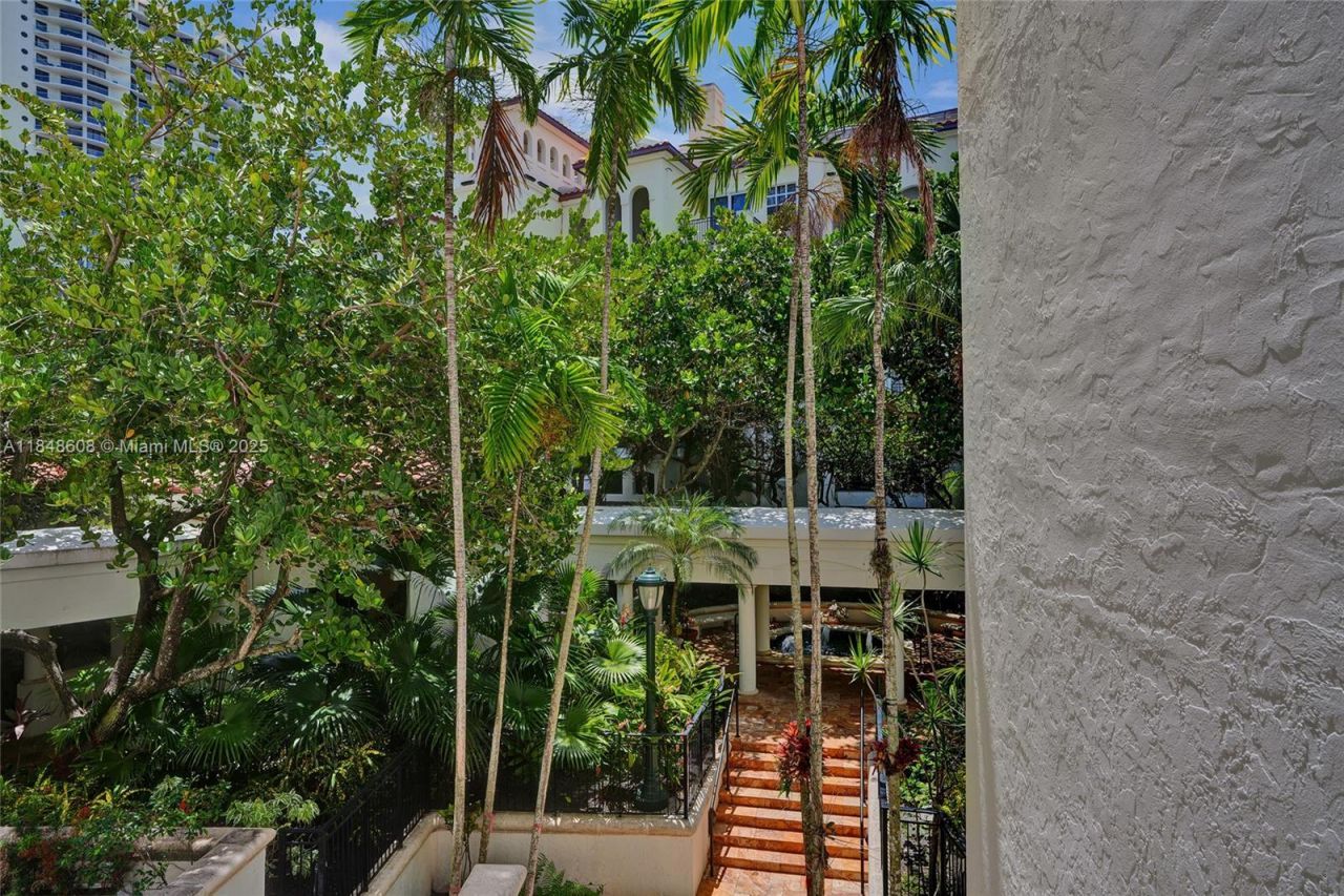 3700 Island Blvd, Unit C206, Aventura, FL 33160 Photo