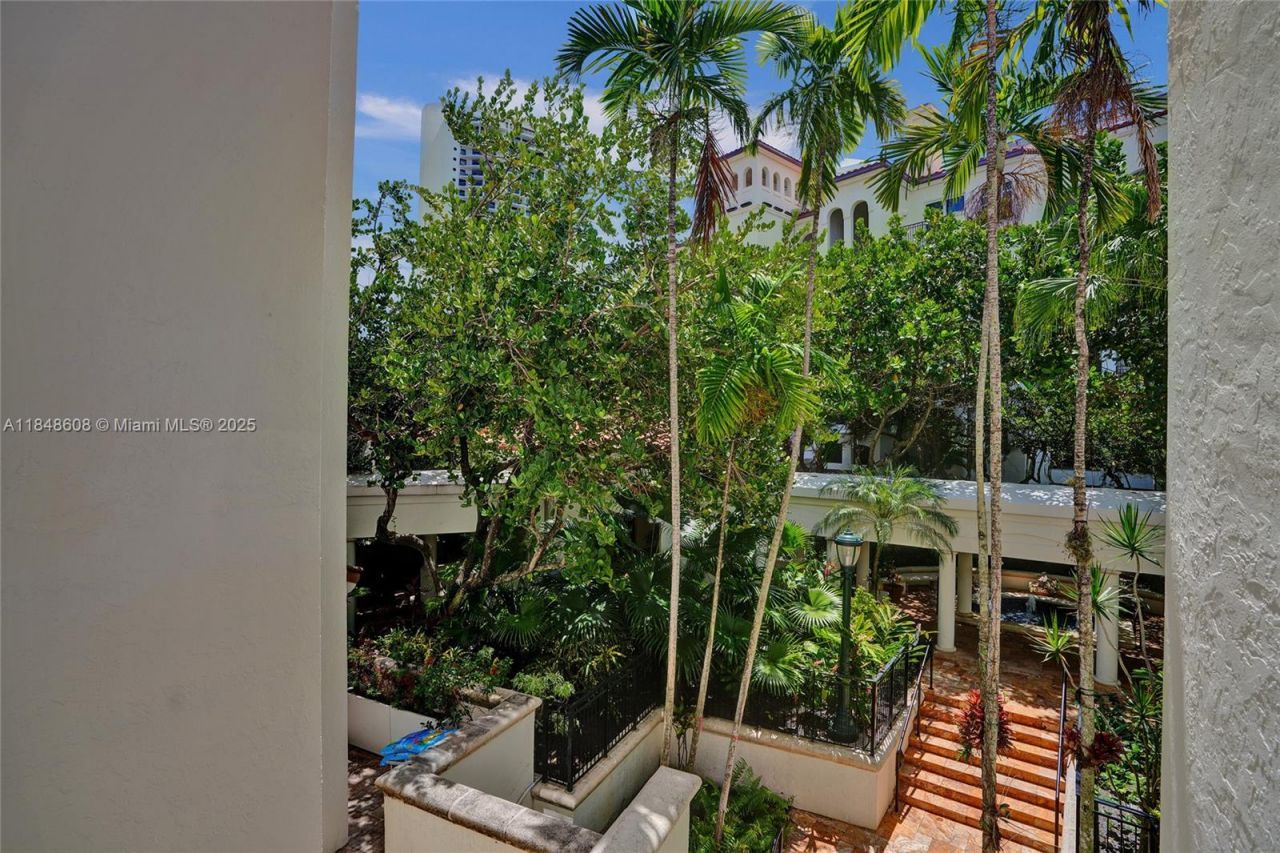 3700 Island Blvd, Unit C206, Aventura, FL 33160 Photo