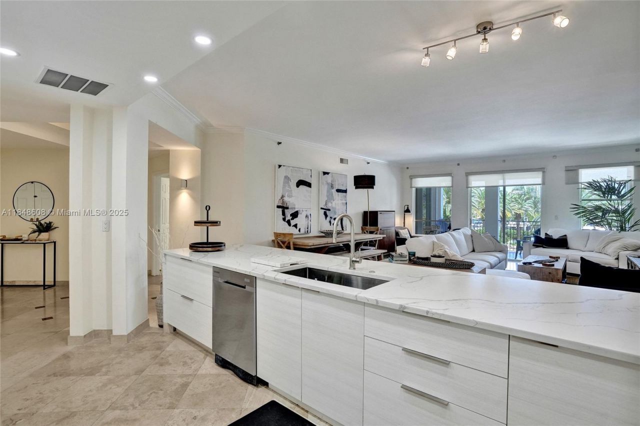 3700 Island Blvd, Unit C206, Aventura, FL 33160 Photo