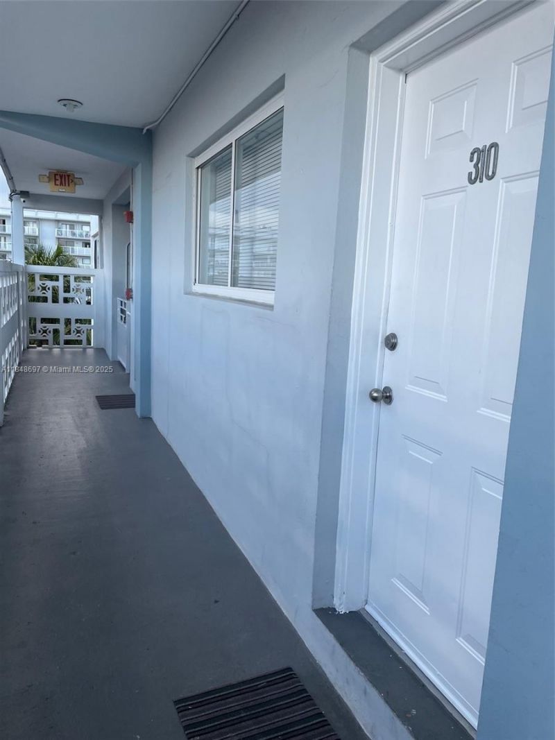Please Call For Address, Unit 310, Miami Beach, FL 33141 Photo