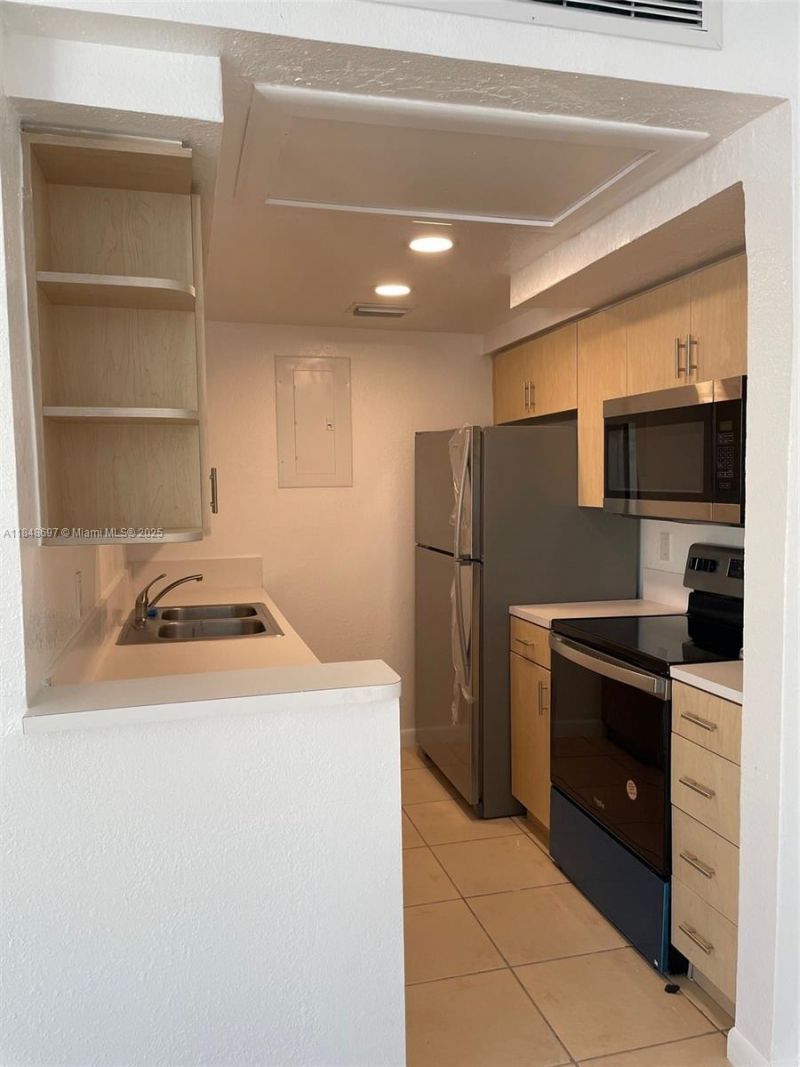 Please Call For Address, Unit 310, Miami Beach, FL 33141 Photo