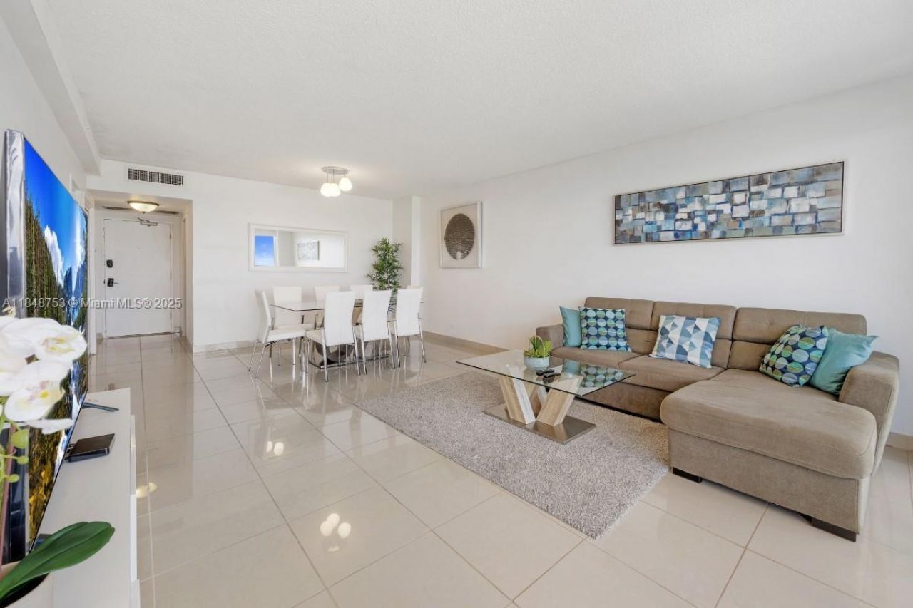 5601 Collins Ave, Unit 511, Miami Beach, FL 33140 Photo