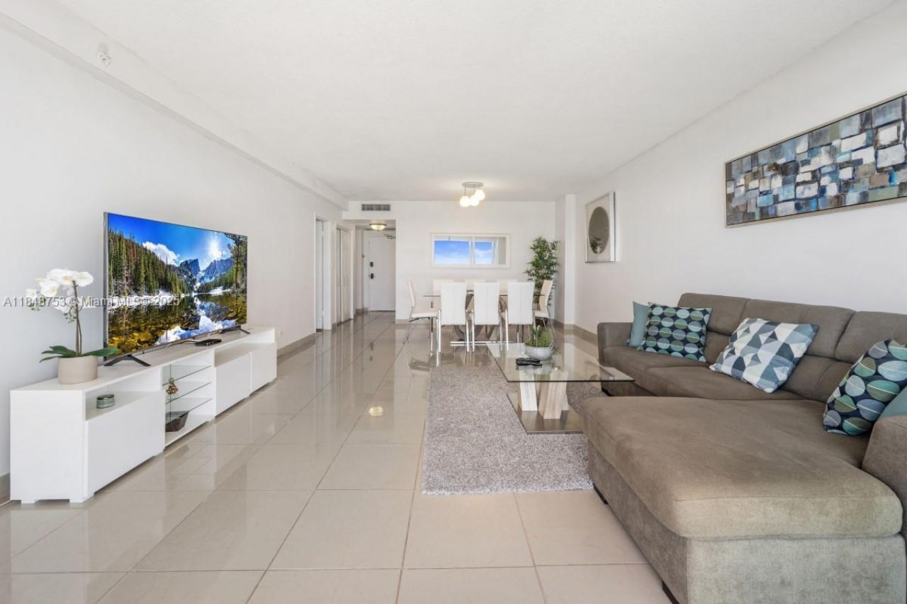 5601 Collins Ave, Unit 511, Miami Beach, FL 33140 Photo