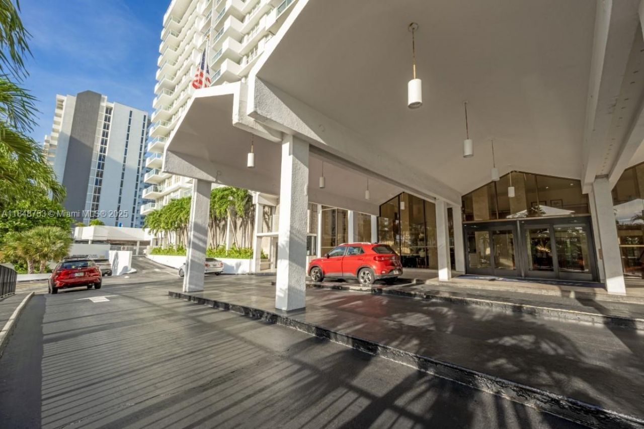5601 Collins Ave, Unit 511, Miami Beach, FL 33140 Photo