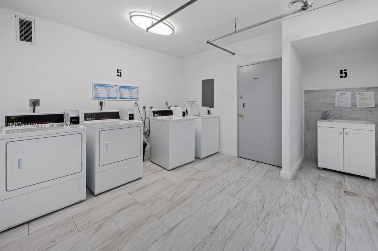 5601 Collins Ave, Unit 511, Miami Beach, FL 33140 Photo