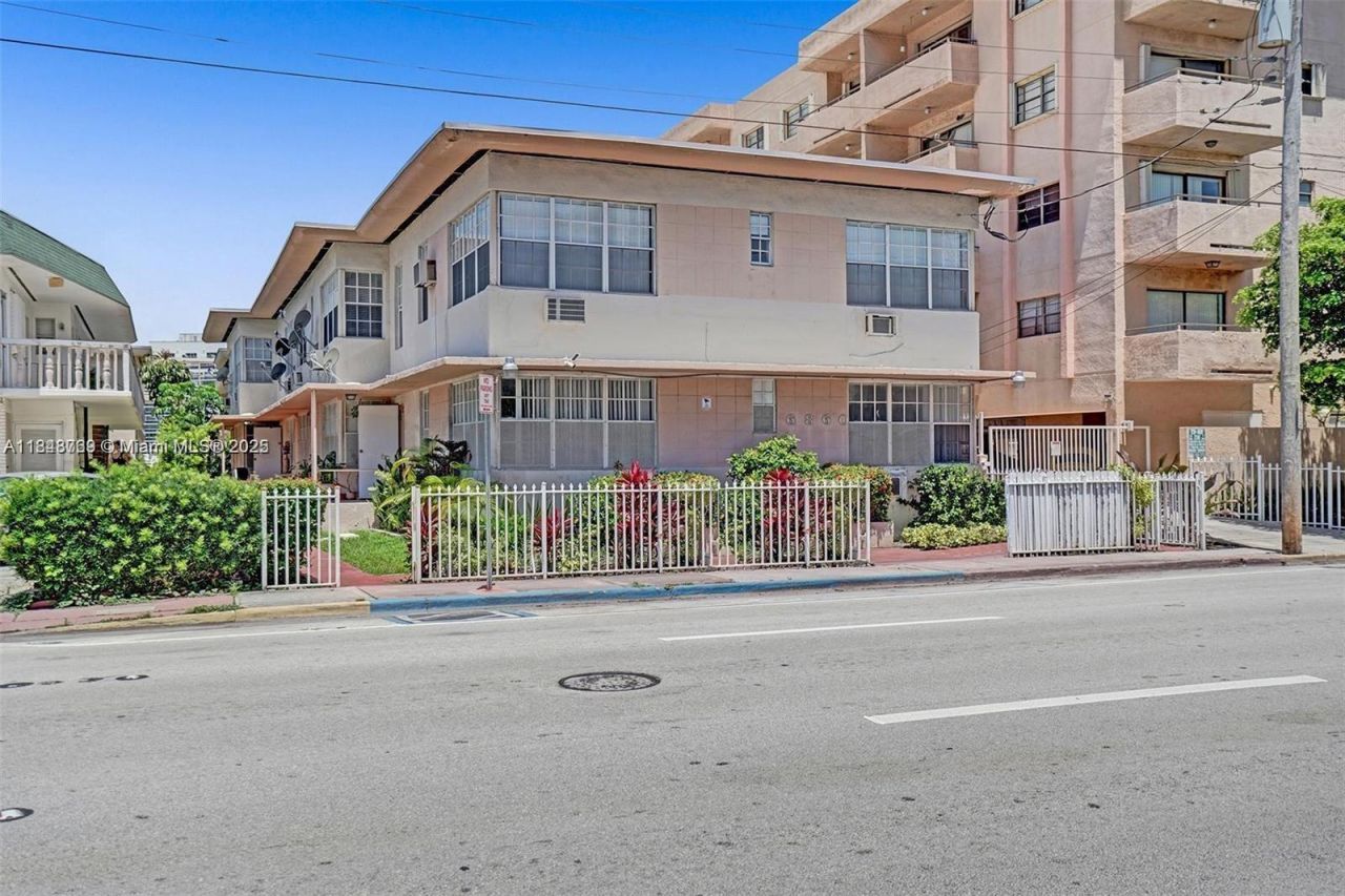 6860 Abbott Ave, Unit 4, Miami Beach, FL 33141 Photo