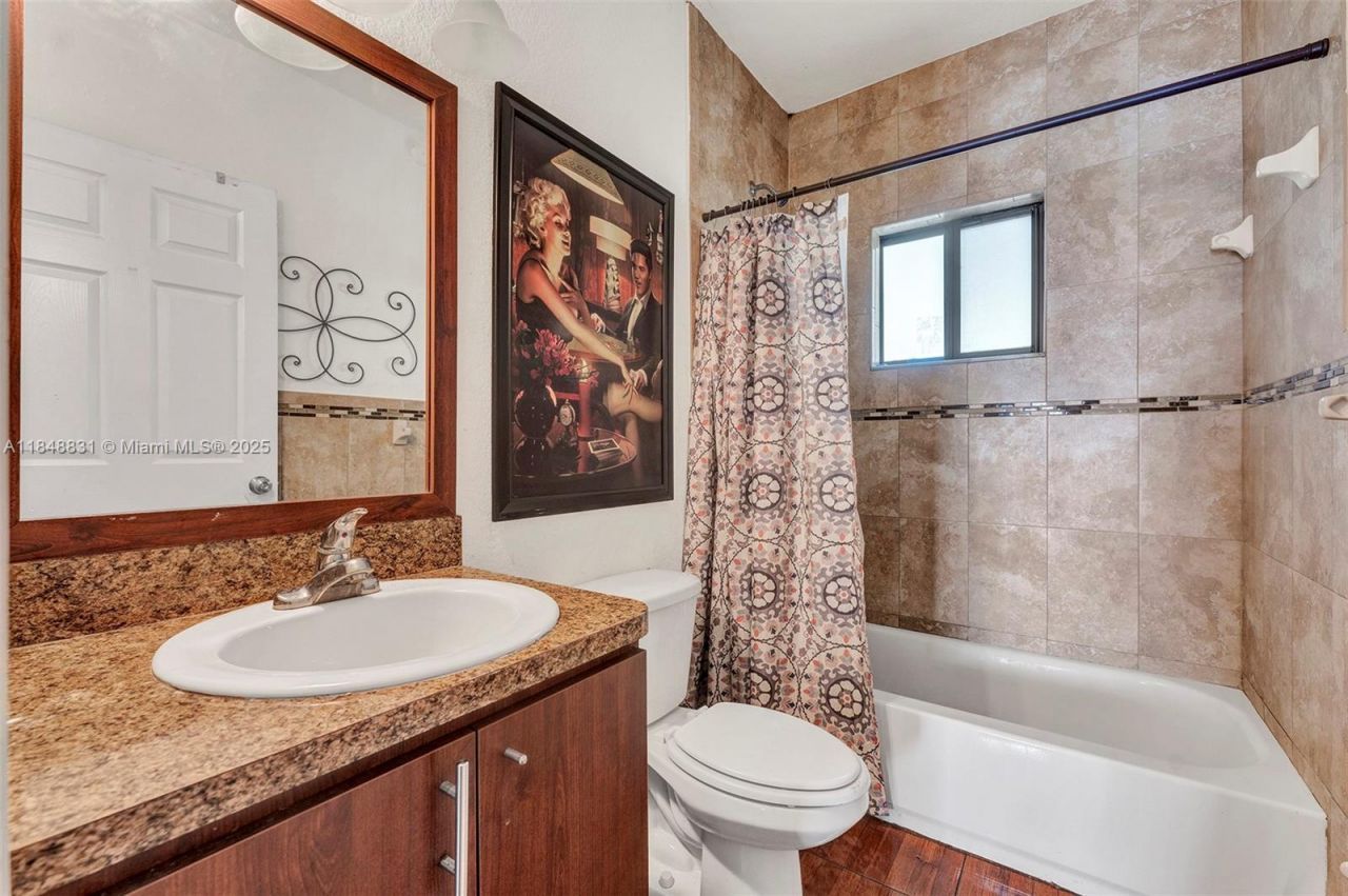 1933 NW 85th St, Miami, FL 33147 Photo