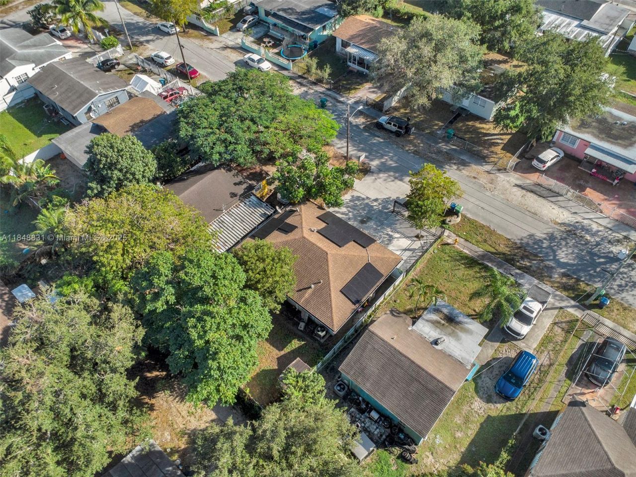 1933 NW 85th St, Miami, FL 33147 Photo