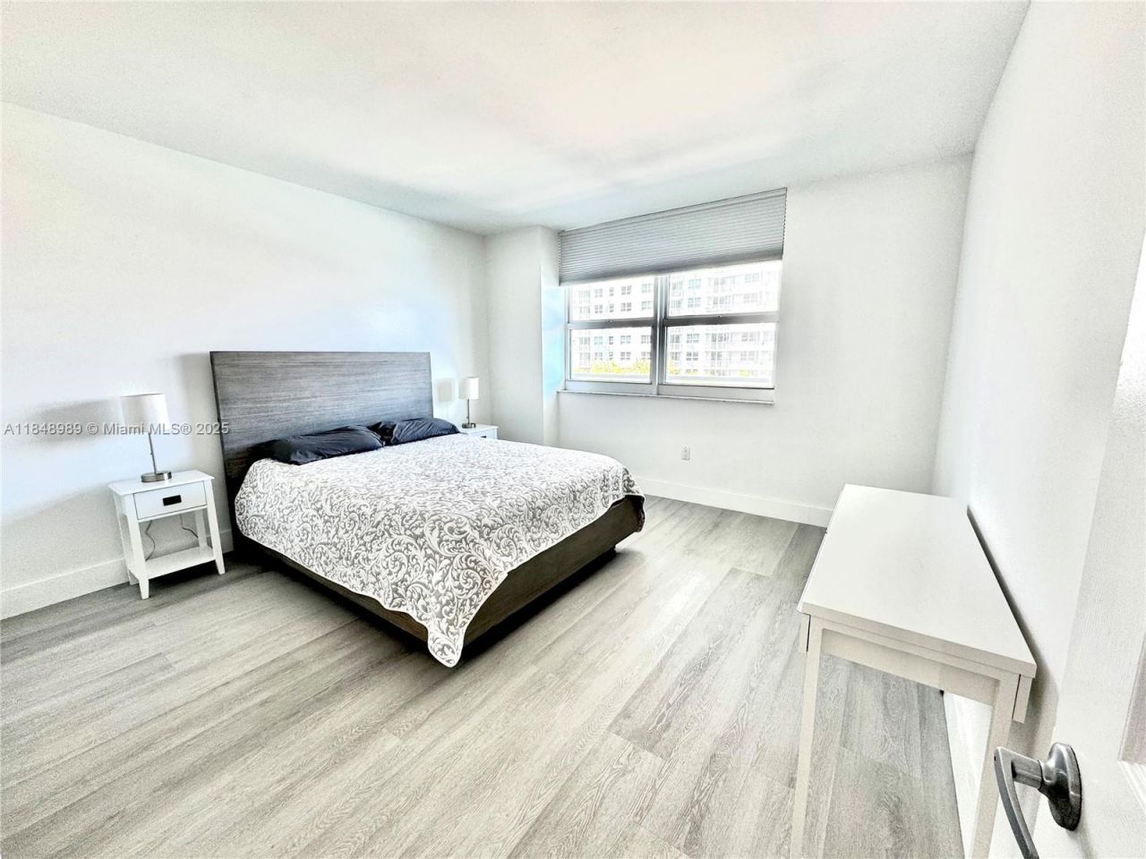 1155 Brickell Bay Dr, Unit 906, Miami, FL 33131 Photo