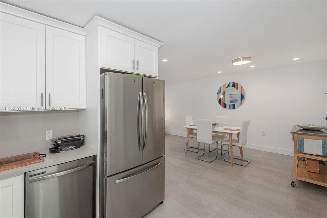 1631 NE 114th St, Unit 112, Miami, FL 33181 Photo