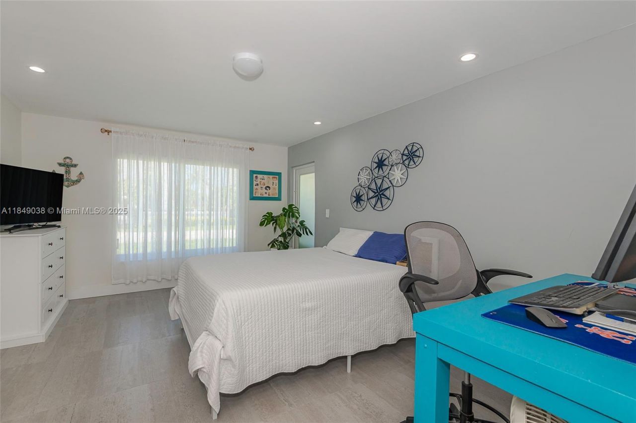 1631 NE 114th St, Unit 112, Miami, FL 33181 Photo