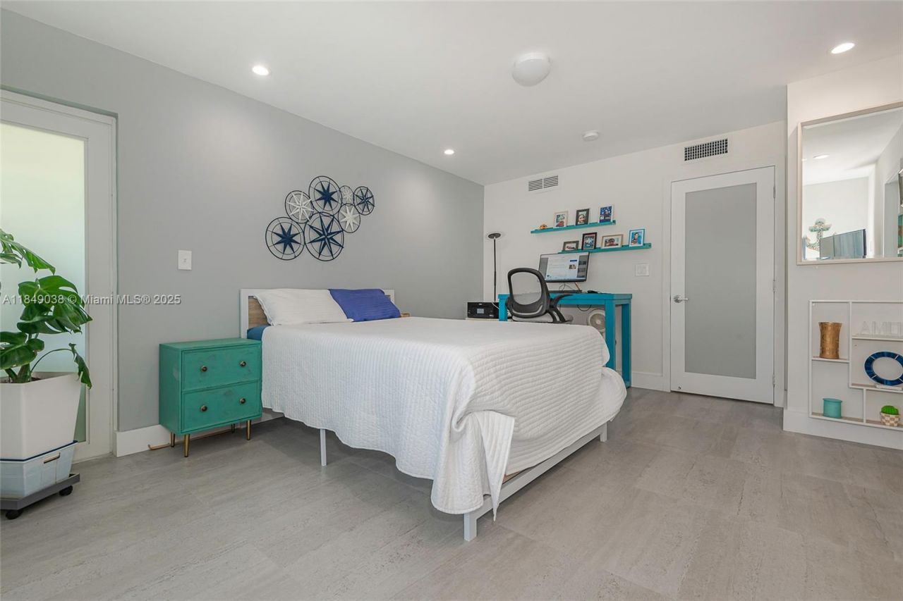 1631 NE 114th St, Unit 112, Miami, FL 33181 Photo