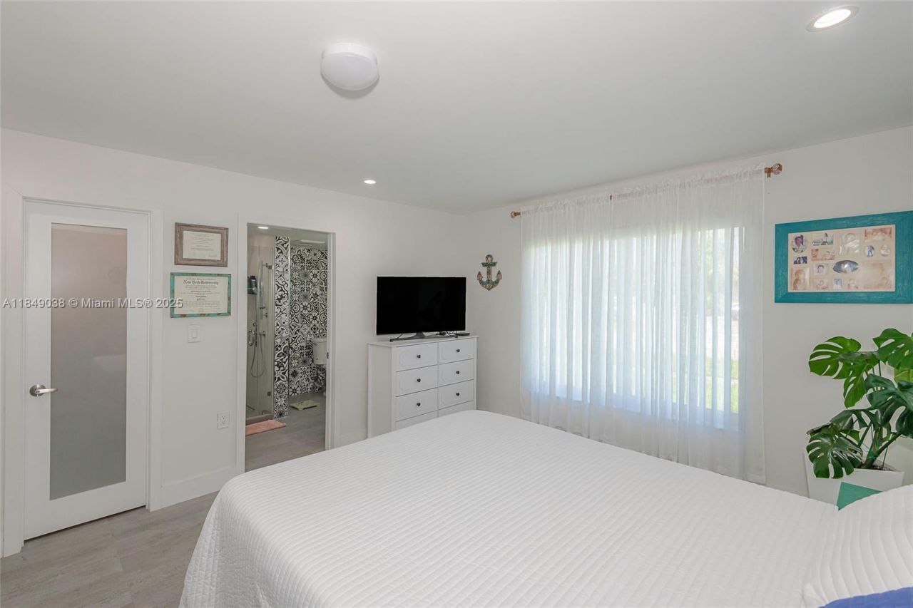 1631 NE 114th St, Unit 112, Miami, FL 33181 Photo