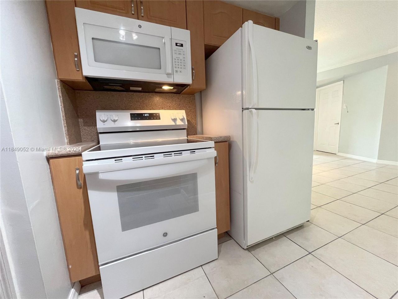 2415 NW 16th St Rd, Unit 303-1, Miami, FL 33125 Photo