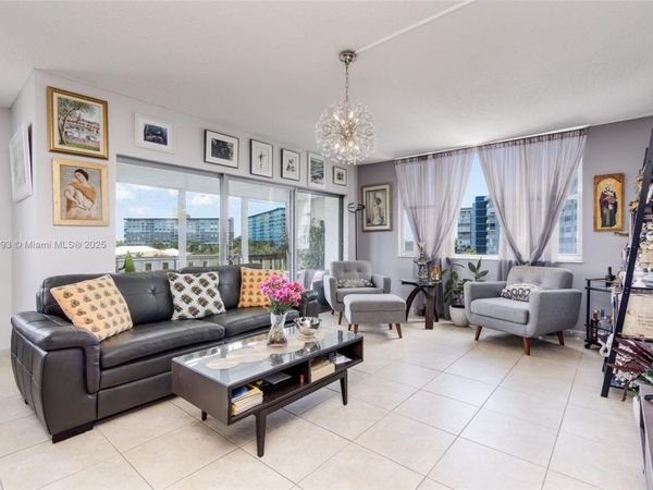 4330 Hillcrest Dr, Unit 519, Hollywood, FL 33021