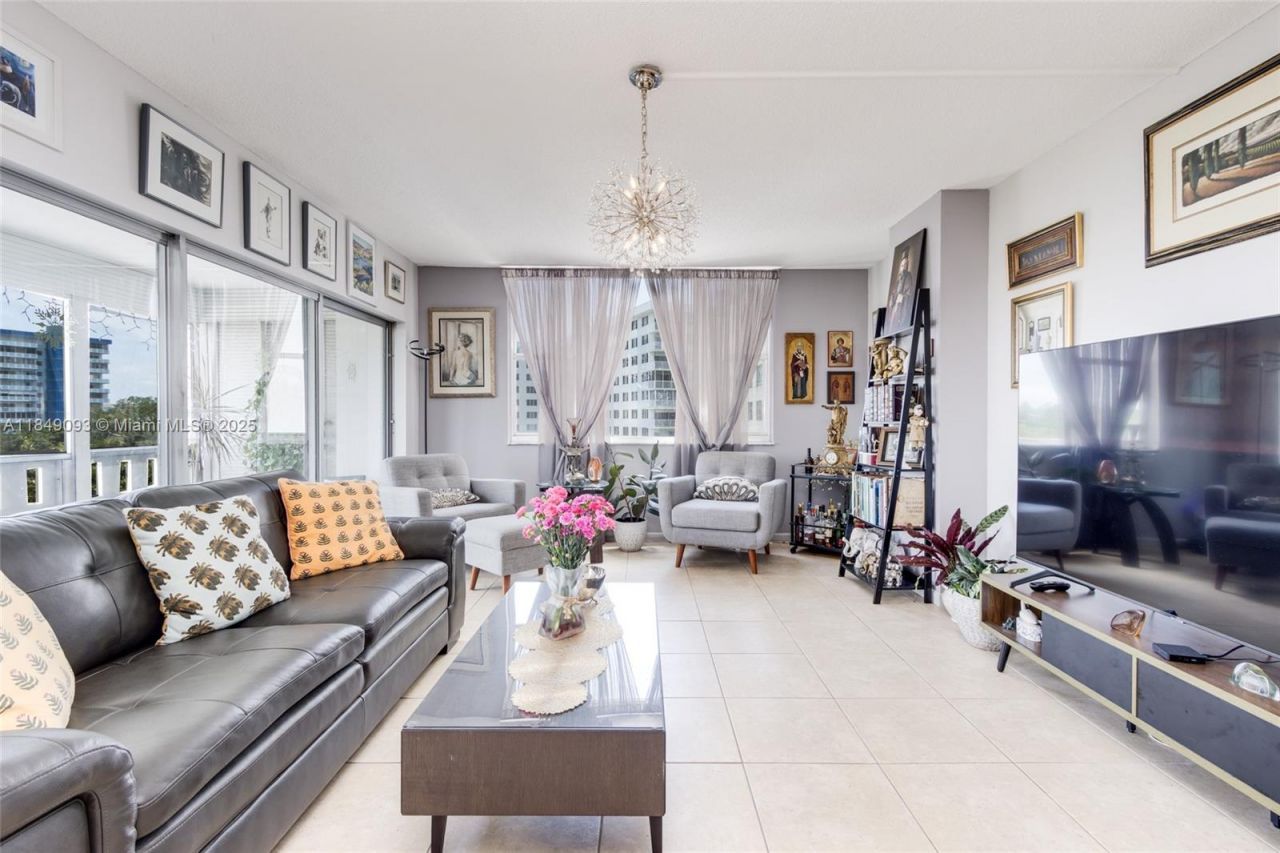 4330 Hillcrest Dr, Unit 519, Hollywood, FL 33021 Photo