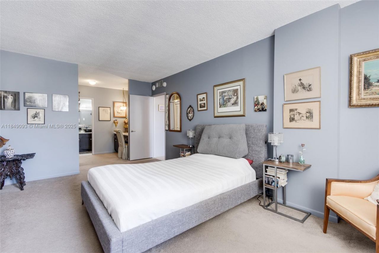 4330 Hillcrest Dr, Unit 519, Hollywood, FL 33021 Photo