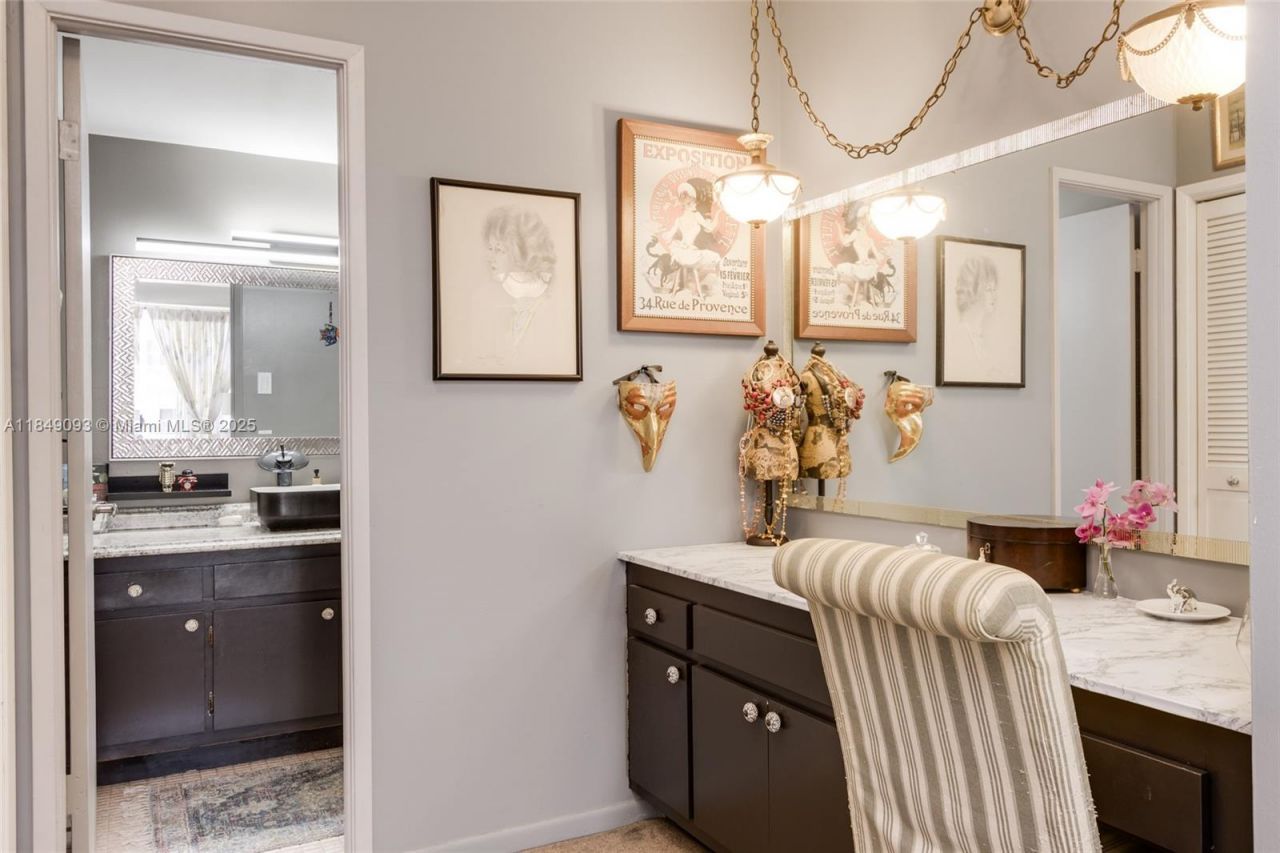 4330 Hillcrest Dr, Unit 519, Hollywood, FL 33021 Photo