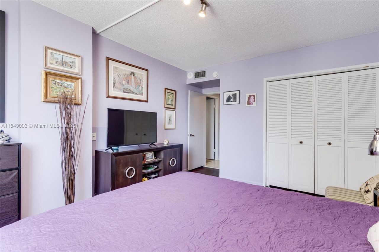 4330 Hillcrest Dr, Unit 519, Hollywood, FL 33021 Photo