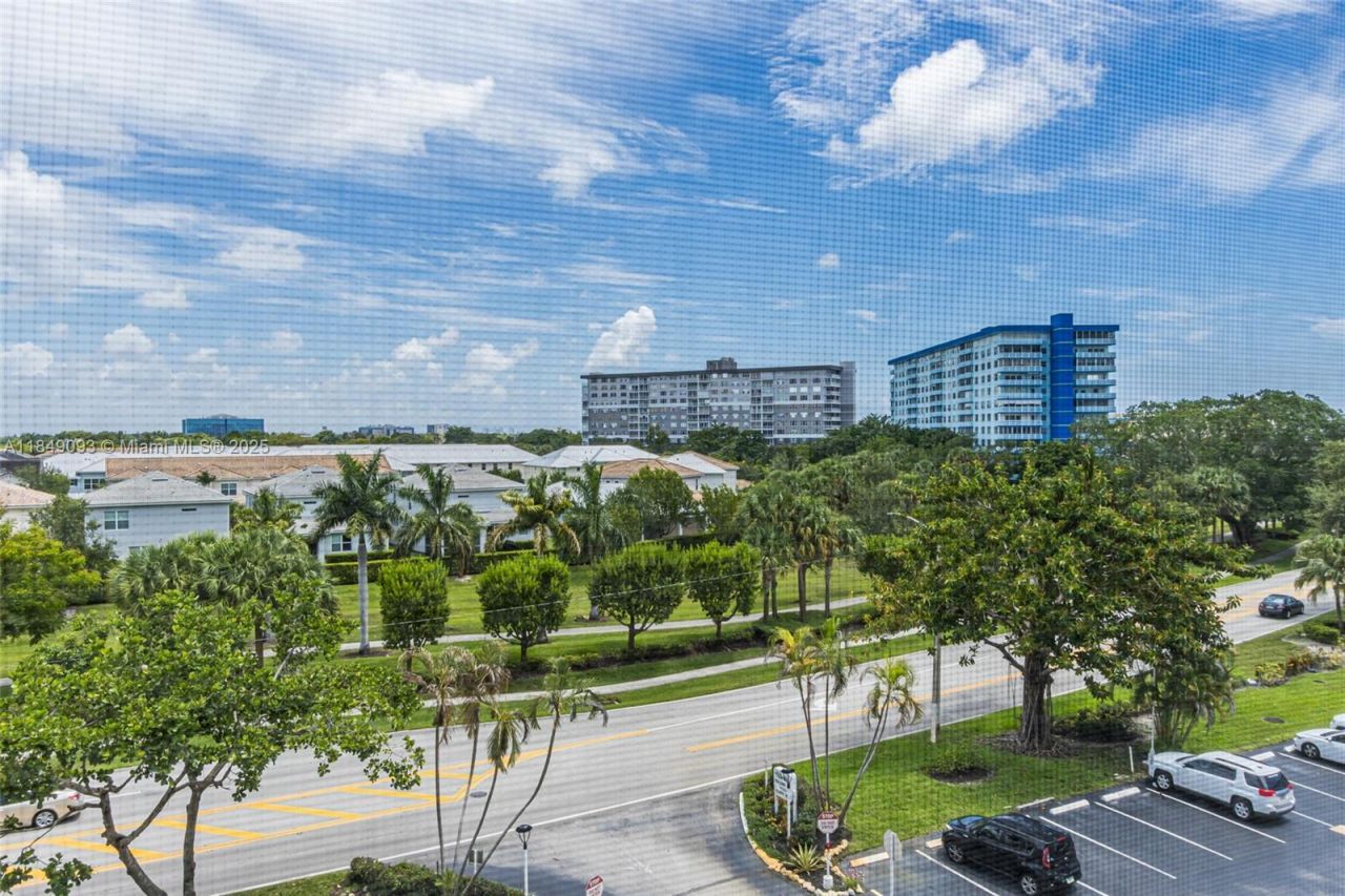 4330 Hillcrest Dr, Unit 519, Hollywood, FL 33021 Photo