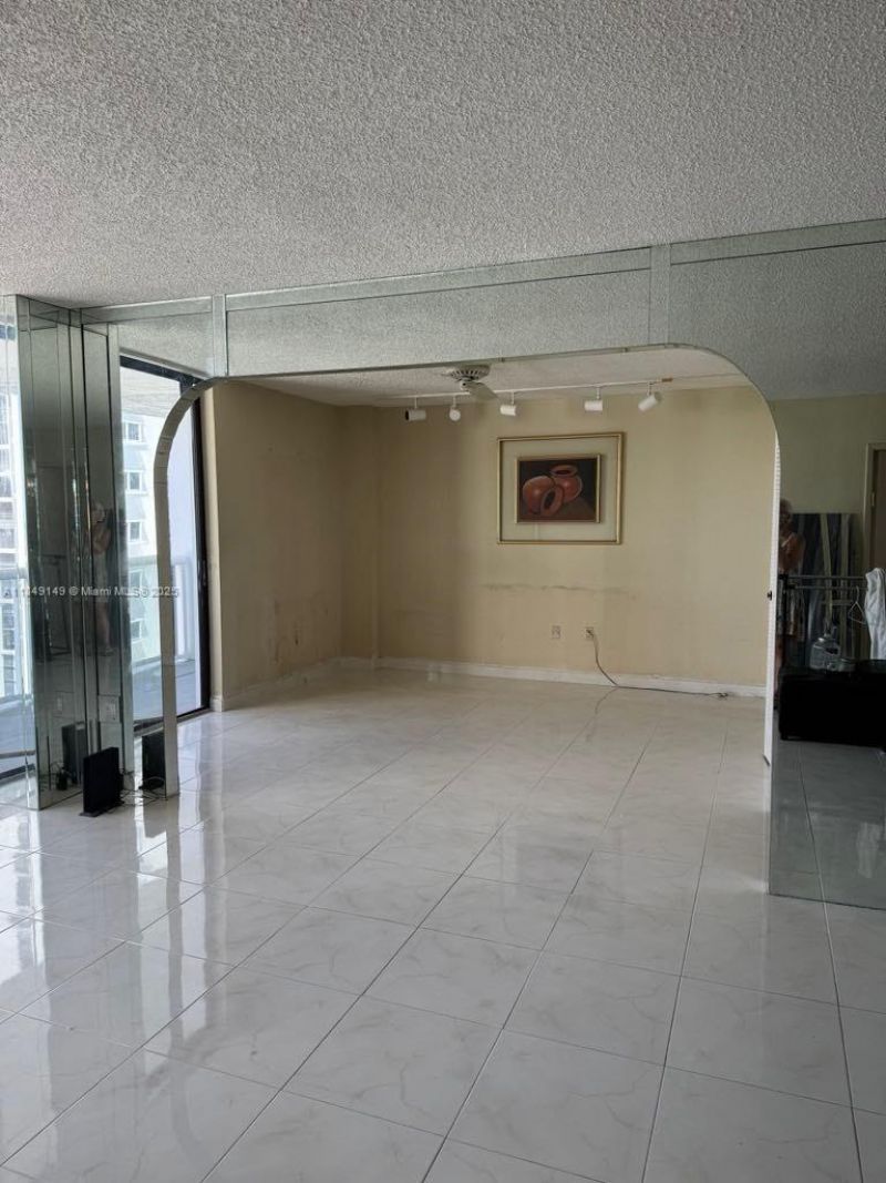 20505 E Country Club Dr, Unit 835, Aventura, FL 33180 Photo