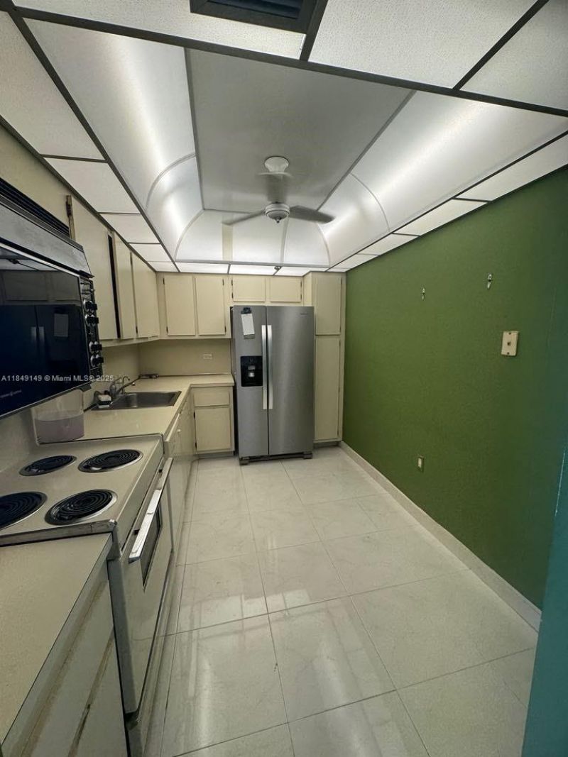 20505 E Country Club Dr, Unit 835, Aventura, FL 33180 Photo