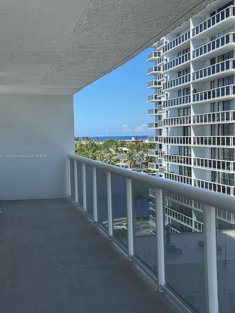 20505 E Country Club Dr, Unit 835, Aventura, FL 33180 Photo