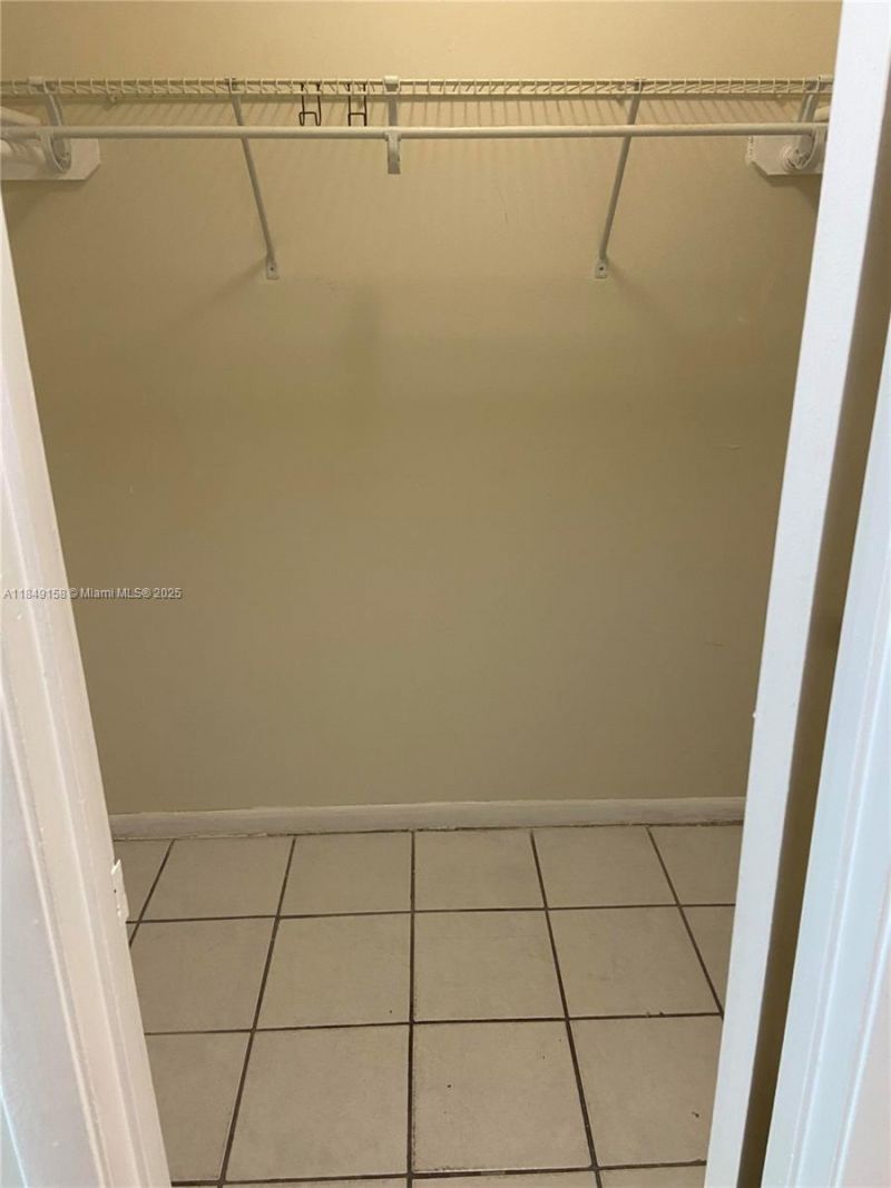 10090 NW 80th Ct, Unit 1330, Hialeah Gardens, FL 33016 Photo