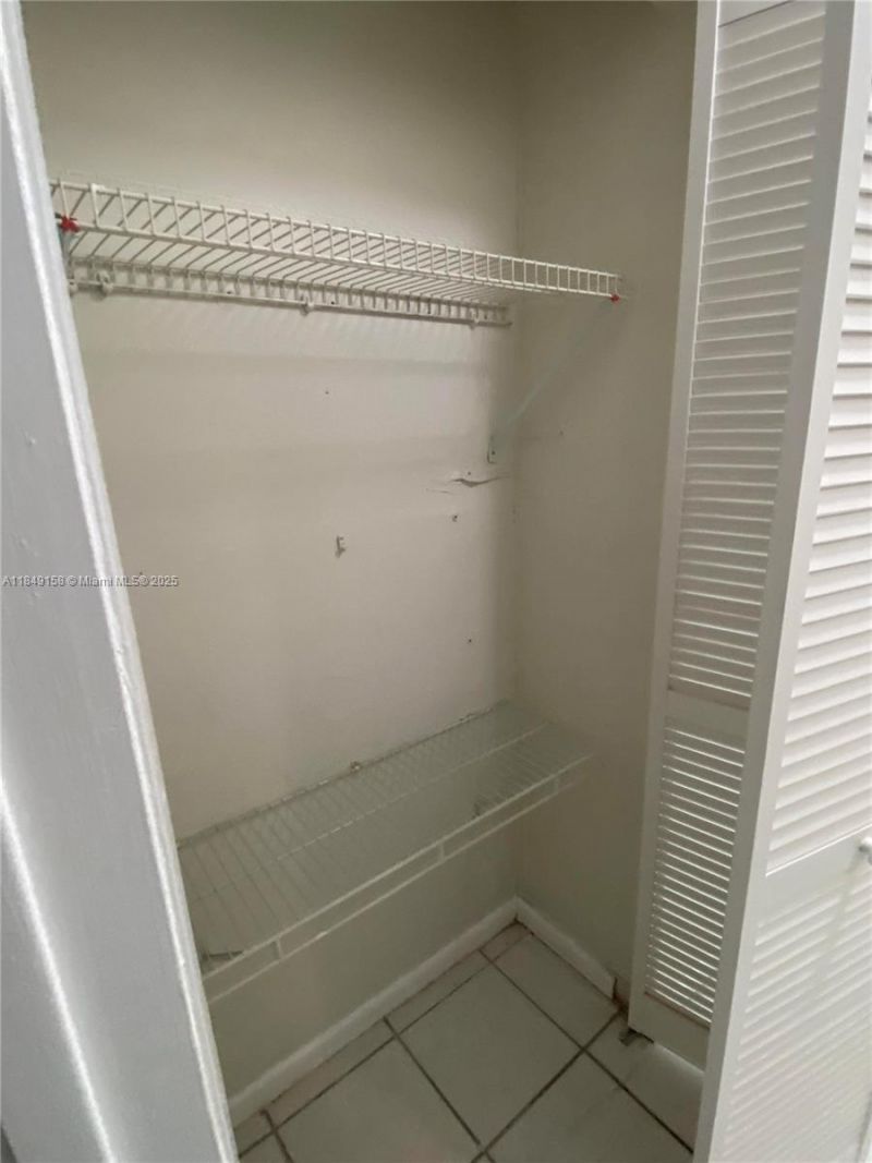 10090 NW 80th Ct, Unit 1330, Hialeah Gardens, FL 33016 Photo