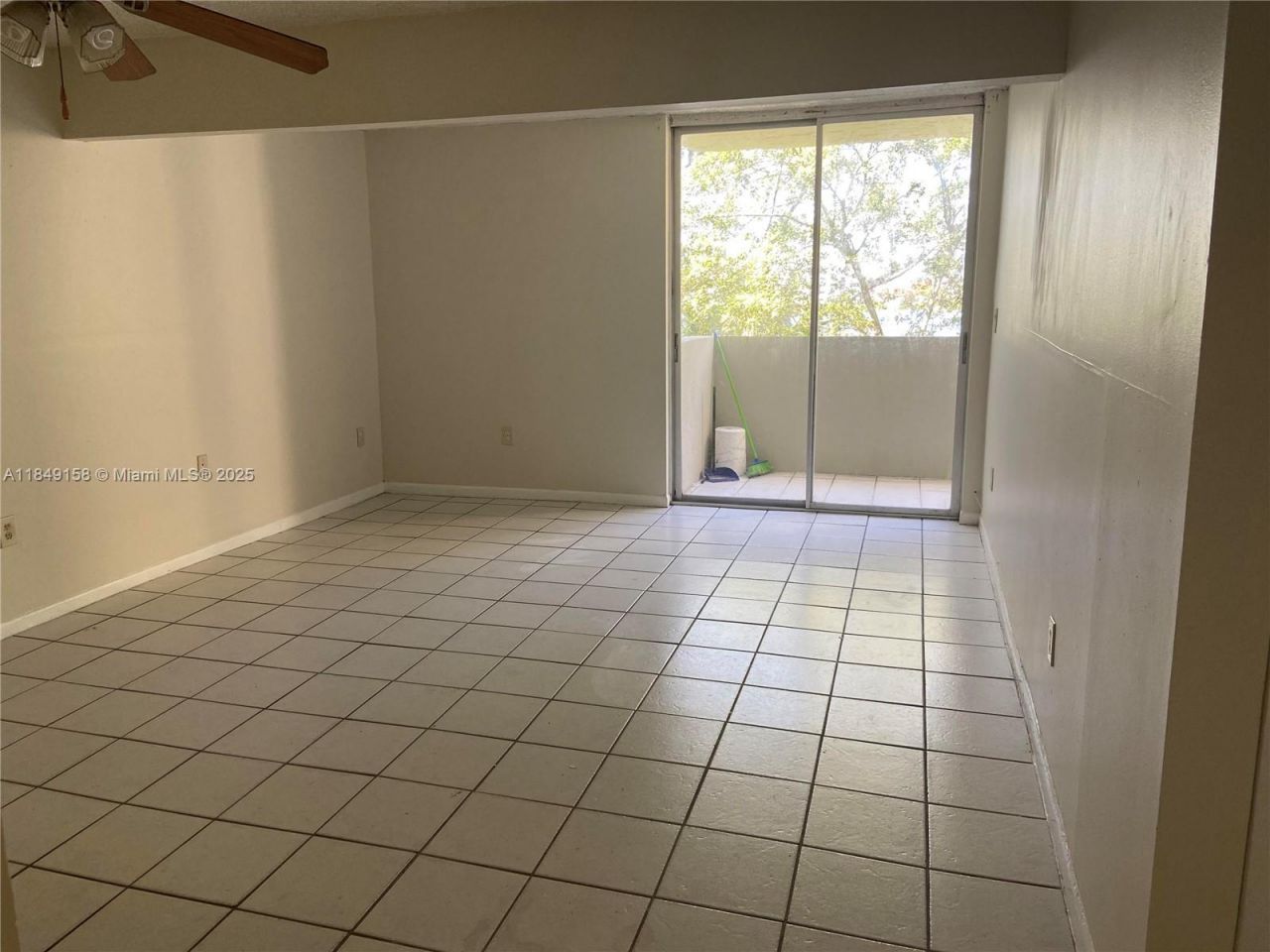 10090 NW 80th Ct, Unit 1330, Hialeah Gardens, FL 33016 Photo