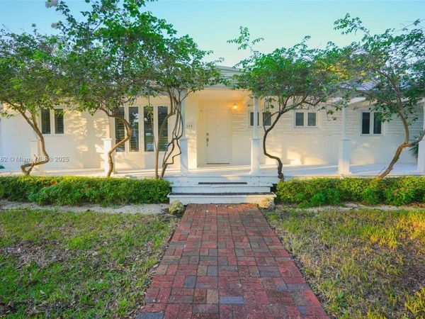 355 Redwood Ln, Key Biscayne, FL 33149