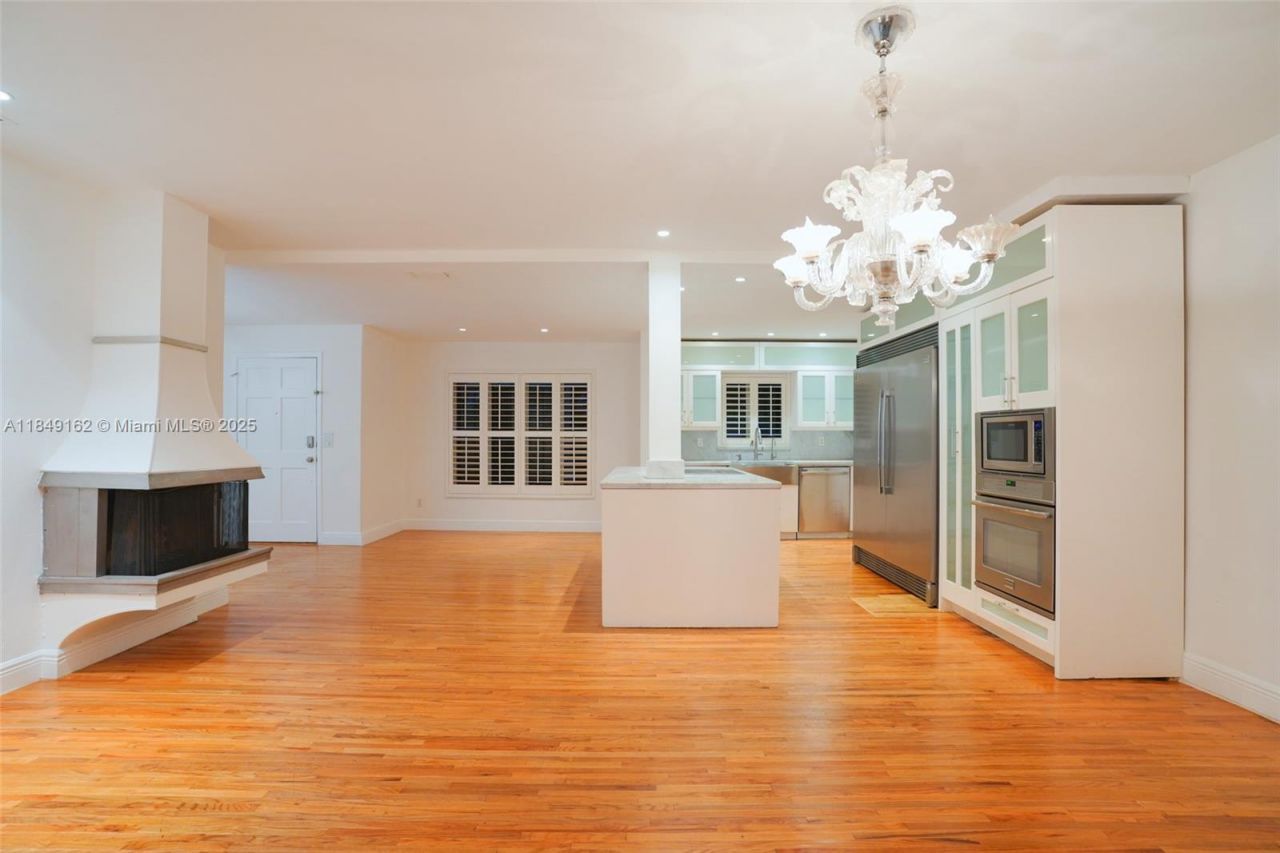 355 Redwood Ln, Key Biscayne, FL 33149 Photo