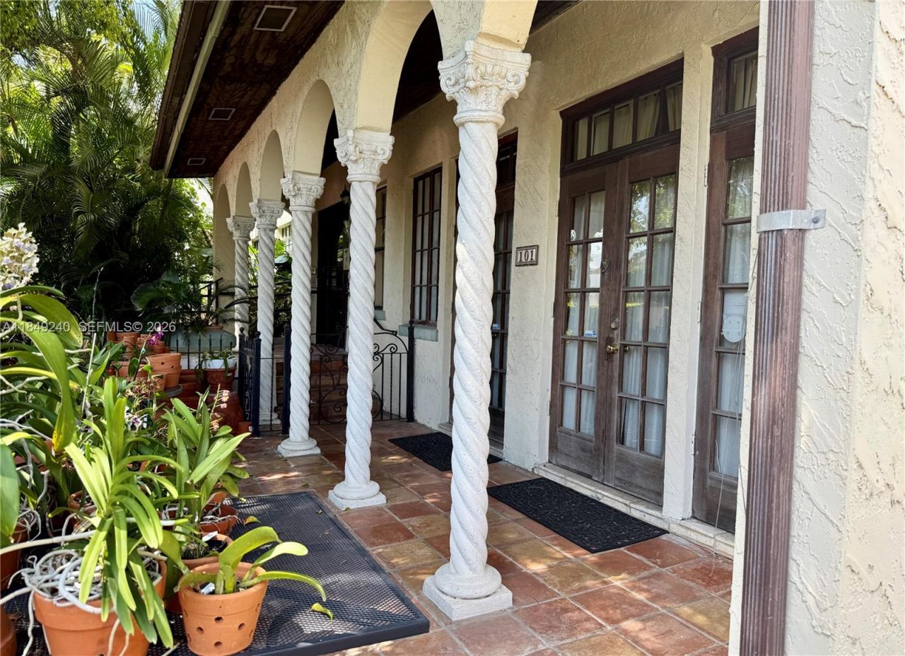 934 Michigan Ave, Unit 304, Miami Beach, FL 33139 Photo