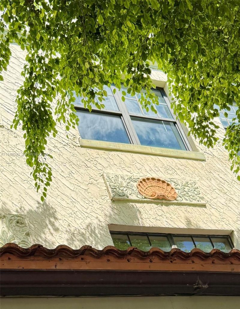 934 Michigan Ave, Unit 304, Miami Beach, FL 33139 Photo