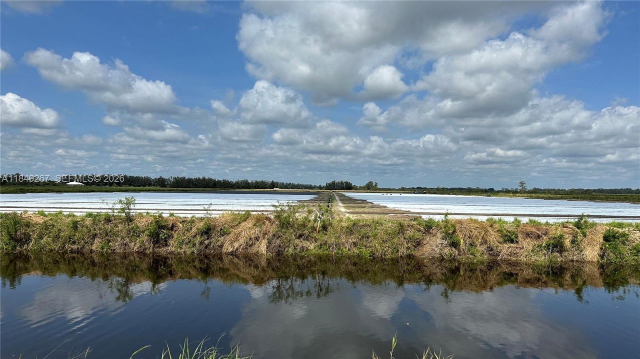 595 N Header Canal Road, Fort Pierce, FL 34945 Photo
