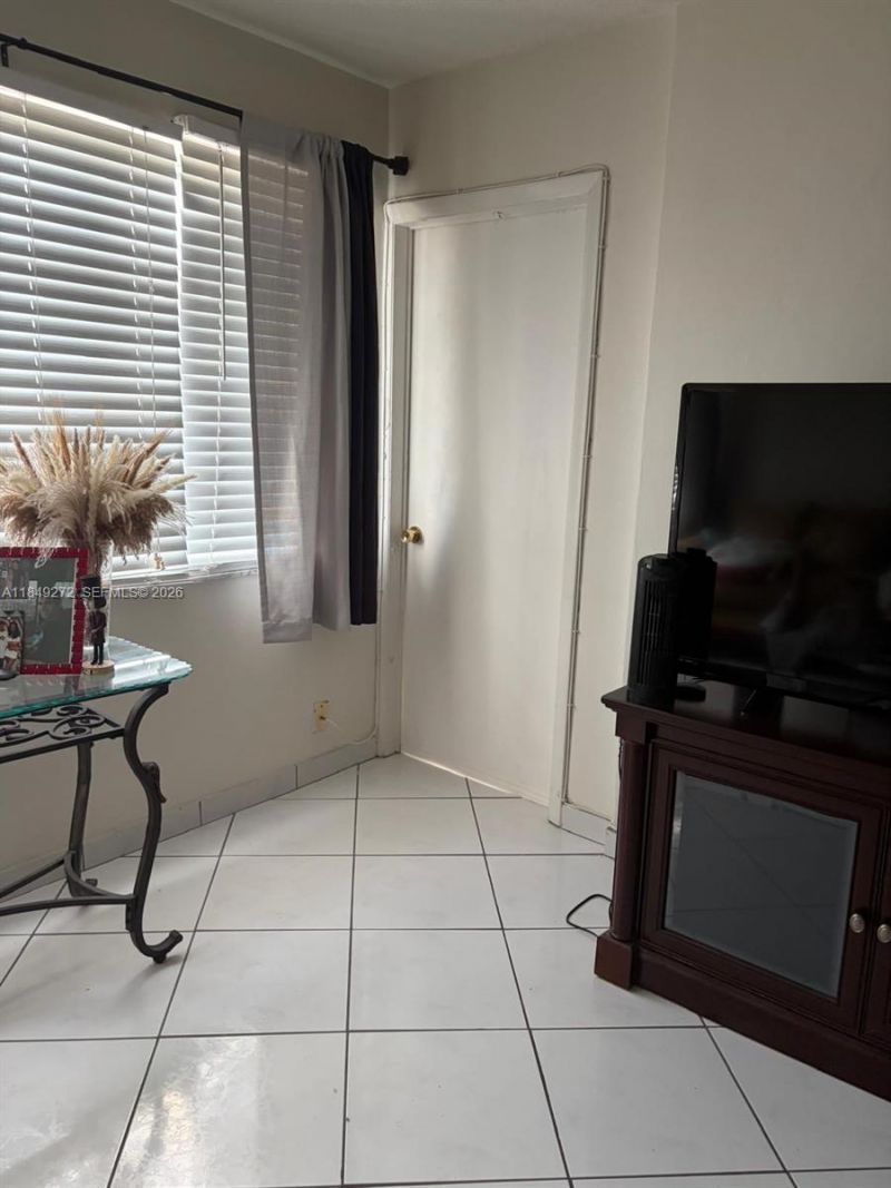 215 SE 3rd Ave, Unit 403A, Hallandale Beach, FL 33009 Photo