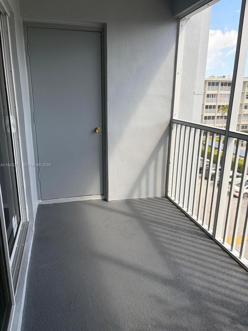 215 SE 3rd Ave, Unit 403A, Hallandale Beach, FL 33009 Photo