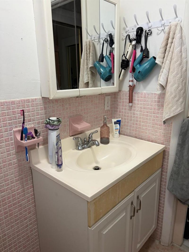 215 SE 3rd Ave, Unit 403A, Hallandale Beach, FL 33009 Photo