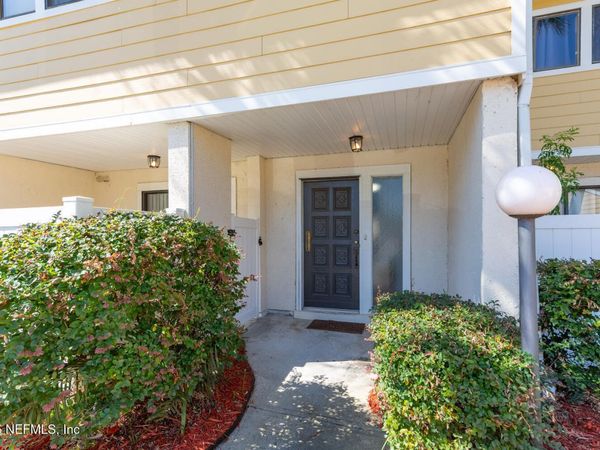 7962 LOS ROBLES Court, Unit 7962, Jacksonville, FL 32256